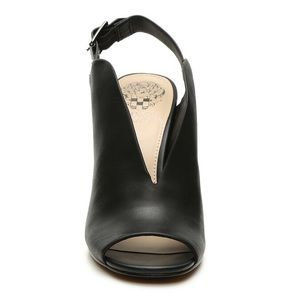 VINCE CAMUTO Black Leather 7 1/2 style Kembia